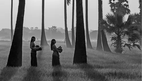 Image of Balinese ladies