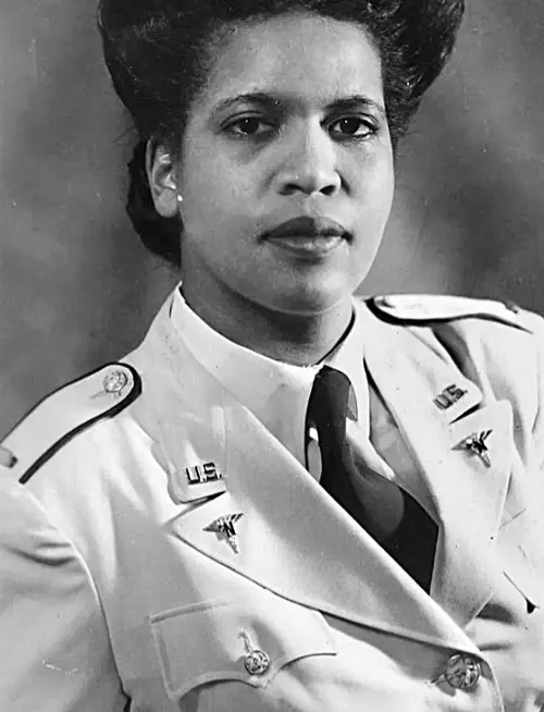 Elinor enlists in the U.S. Army Nurse Corps in Fort Huachuca, Arizona, July 1944