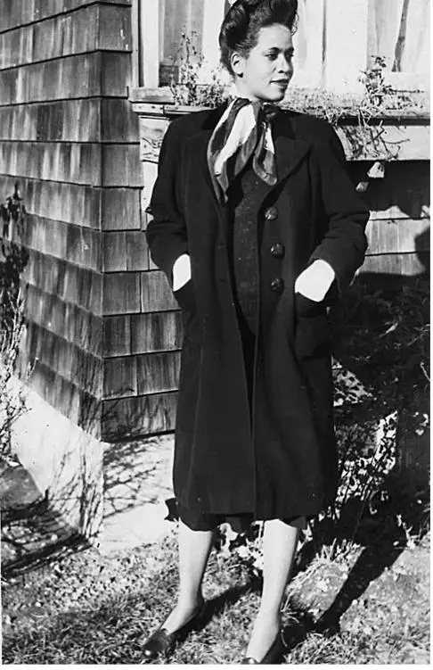 Elinor, a few months after Stephen’s birth in Milton, Massachusetts, spring 1947